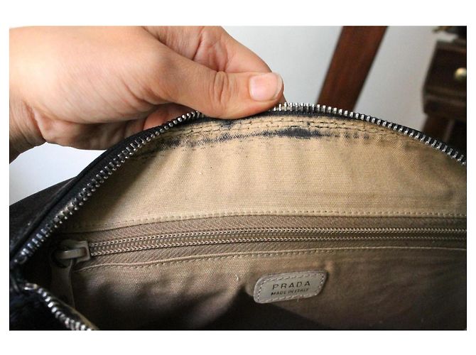 Borsa in pelle nera Prada con tracolla regolabile Nero - vista 11
