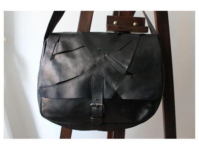 Borsa in pelle nera Prada con tracolla regolabile Nero - vista 2