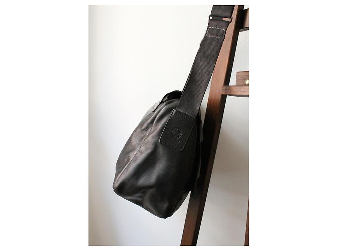 Borsa in pelle nera Prada con tracolla regolabile Nero - vista 5