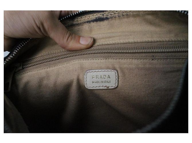 Borsa in pelle nera Prada con tracolla regolabile Nero - vista 9