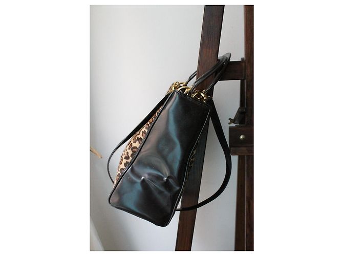 Bolsa Lady Dior da Dior em couro envernizado e pele de leopardo falsa - vista 5