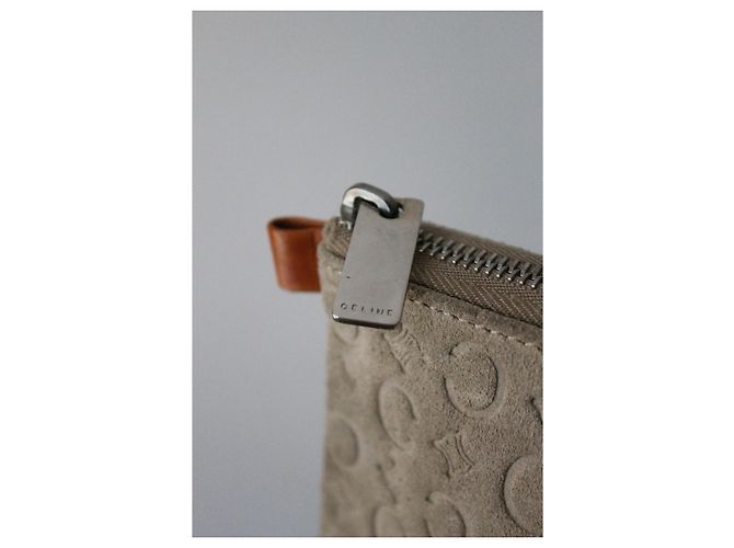 Pochette Céline Triomphe in suede grigio - vista 3