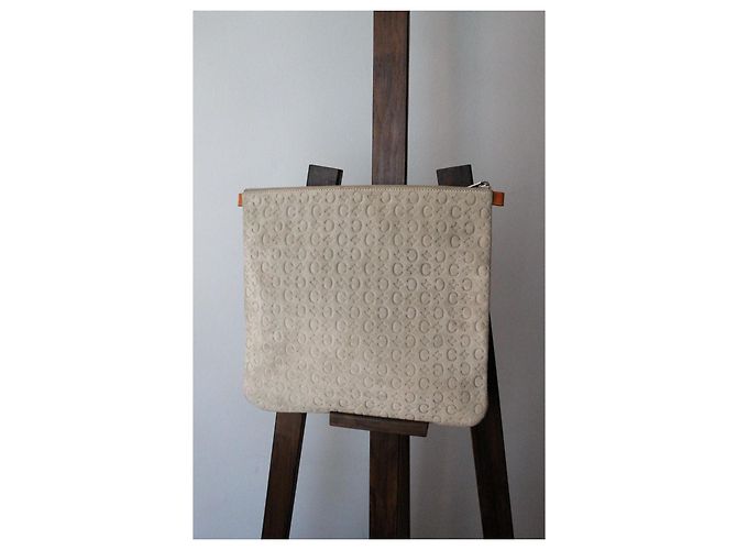 Pochette Céline Triomphe in suede grigio - vista 4