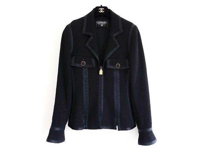 Chanel Vintage Rockanzug Schwarz Herbst 1991 - Ansicht 3