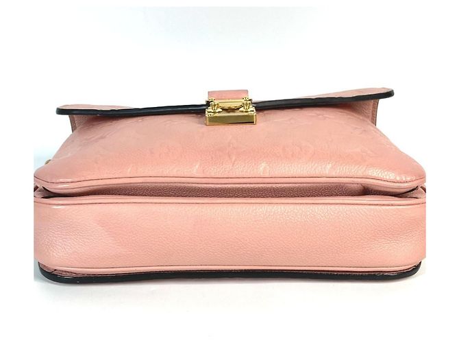 Pochette Metis MM em Monogram Empreinte Louis Vuitton Rosa - vista 4