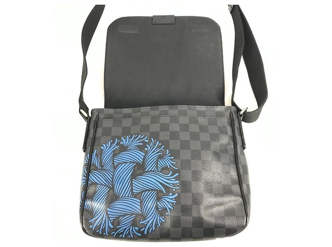 Borsa a tracolla District PM Damier Graphite di Louis Vuitton Nero Blu - vista 11