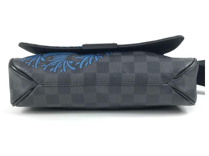 Borsa a tracolla District PM Damier Graphite di Louis Vuitton Nero Blu - vista 6