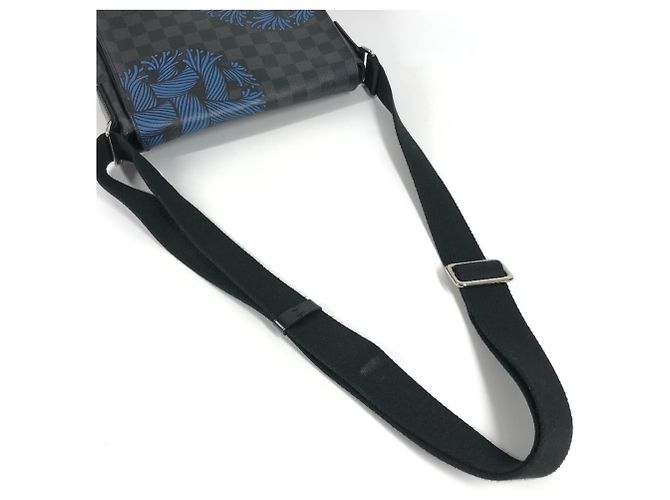 Borsa a tracolla District PM Damier Graphite di Louis Vuitton Nero Blu - vista 9