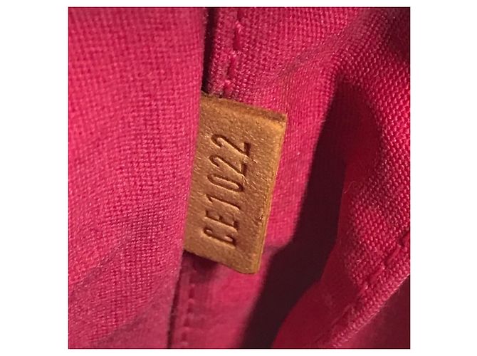 Pochette Verticale Sullivan in Monogram Vernis Louis Vuitton Rosa Fuschia - vista 9