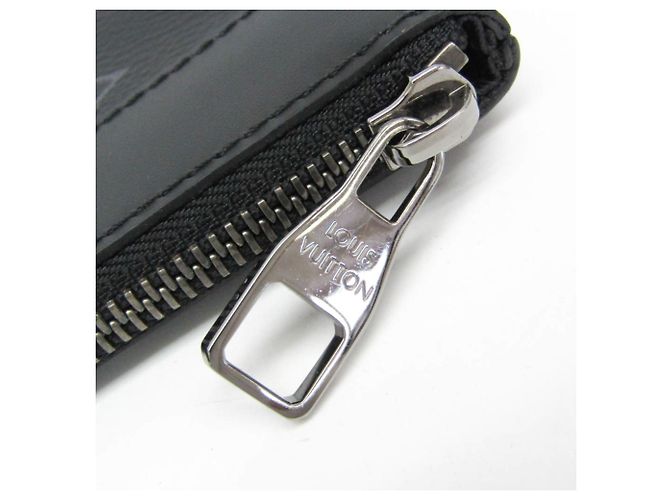 Borsa Clutch Pochette Discovery Monogram Eclipse di Louis Vuitton Monogramma - vista 6