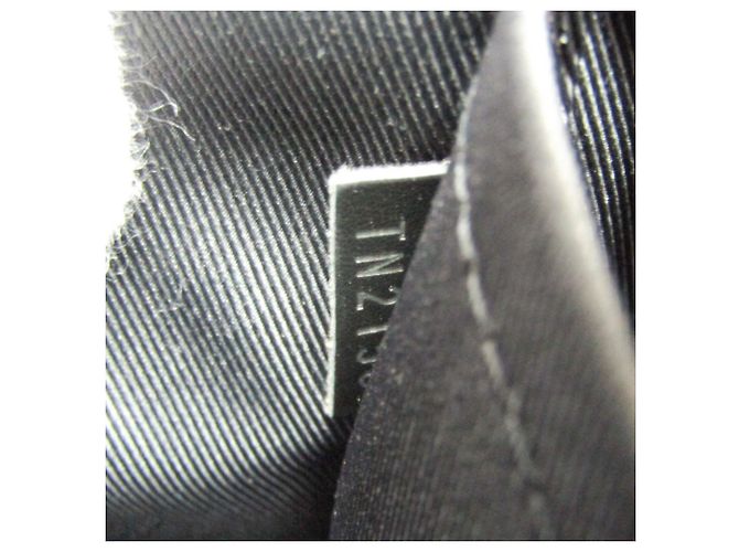 Borsa Clutch Pochette Discovery Monogram Eclipse di Louis Vuitton Monogramma - vista 9
