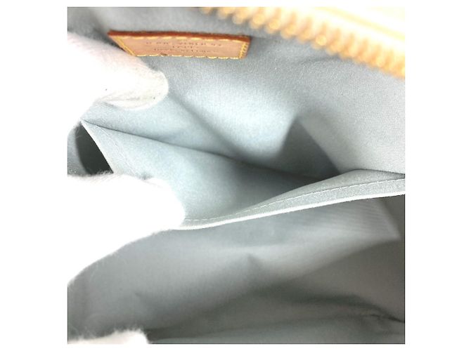 Borsa tote Summit Drive in Monogram Vernis di Louis Vuitton Bianco - vista 17