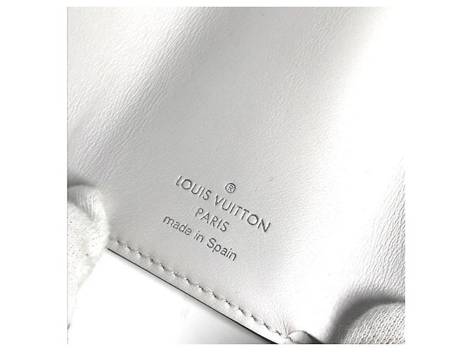 Billetera Compacta Discovery Taiga Rama Louis Vuitton Blanco - vista 10