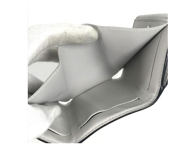 Billetera Compacta Discovery Taiga Rama Louis Vuitton Blanco - vista 11