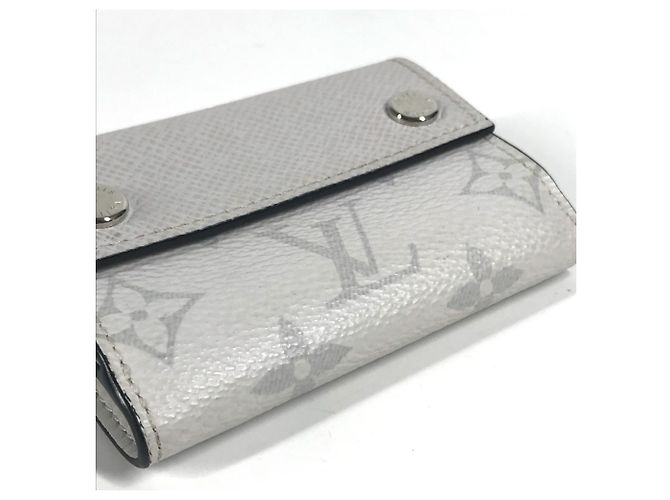 Billetera Compacta Discovery Taiga Rama Louis Vuitton Blanco - vista 3