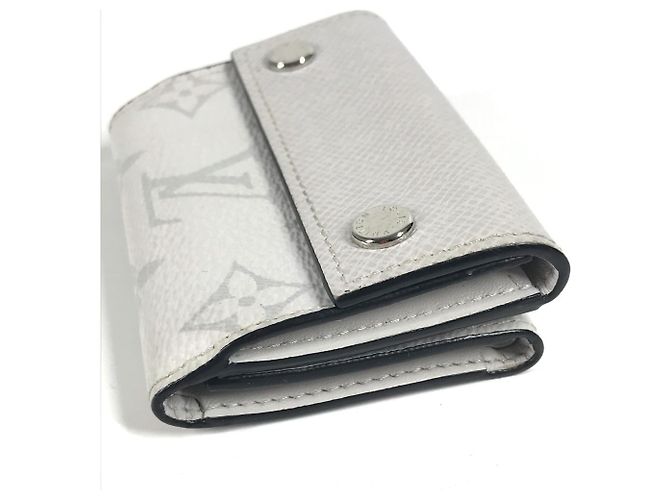 Billetera Compacta Discovery Taiga Rama Louis Vuitton Blanco - vista 4