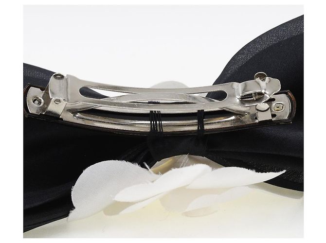 Fascia per capelli in seta con nastro Camelia di Chanel Nero - vista 3