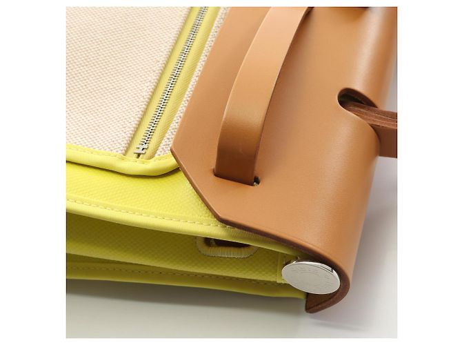 Borsa a mano Hermès Airbag Zip PM Marrone D'oro Giallo - vista 8
