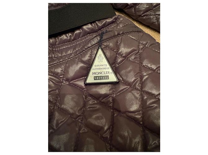 Abrigo Moncler de plumas gris oscuro con cuello de piel Gris antracita - vista 5