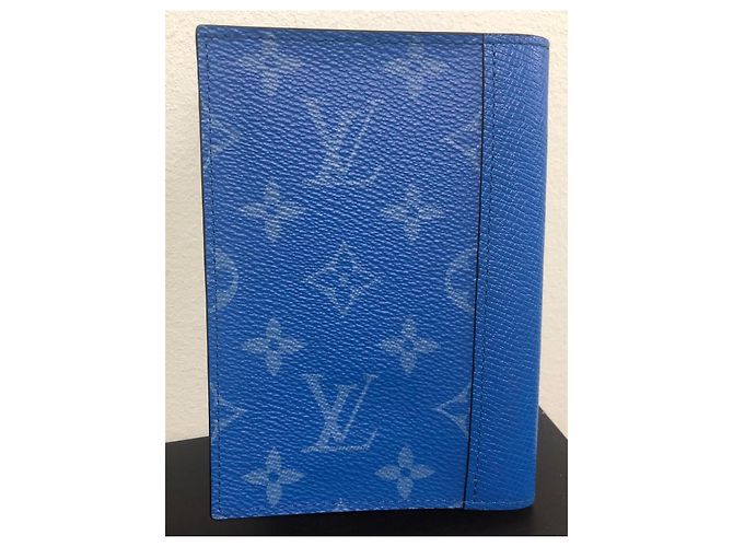 Louis Vuitton Taigarama Copripassaporto Blu Pelle - vista 5