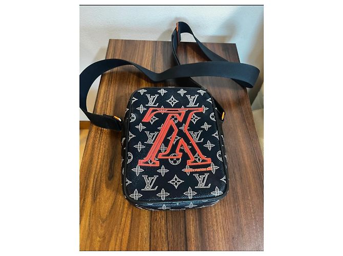 Louis Vuitton LV Danube sottosopra Grigio antracite Blu scuro - vista 2