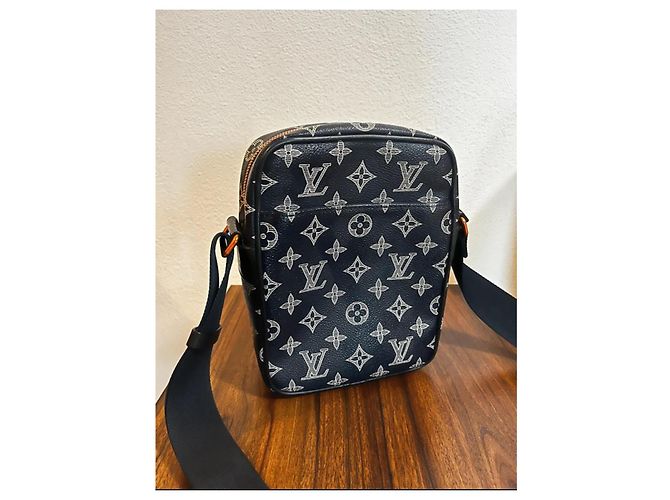 Louis Vuitton LV Danube sottosopra Grigio antracite Blu scuro - vista 4