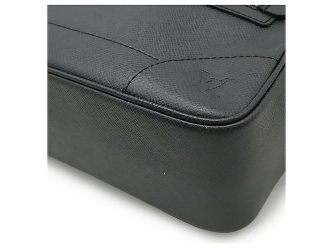 Borsa Clutch Pavel Taiga Louis Vuitton Nero - vista 3