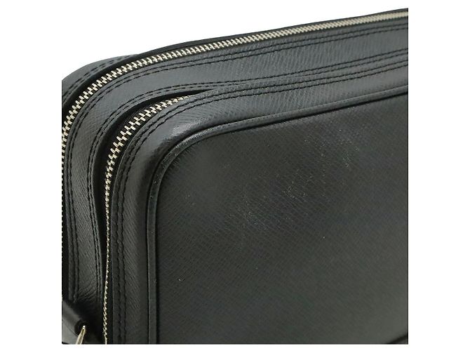 Borsa Clutch Pavel Taiga Louis Vuitton Nero - vista 9