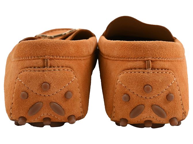 Mocassini in Suede Marrone con Placca Gancini di Salvatore Ferragamo - vista 3