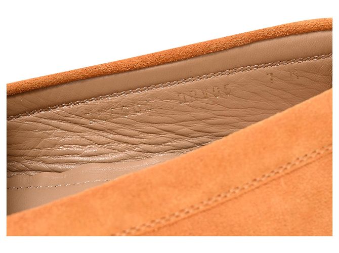 Mocassini in Suede Marrone con Placca Gancini di Salvatore Ferragamo - vista 7