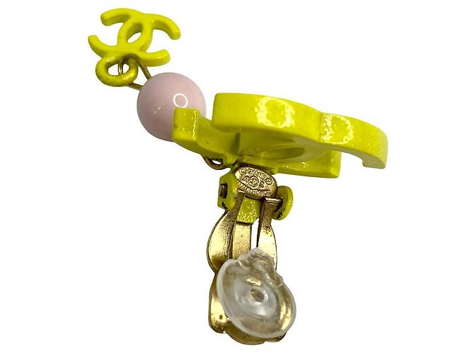 Timeless Pendientes Coco Mark de Chanel Amarillo - vista 2