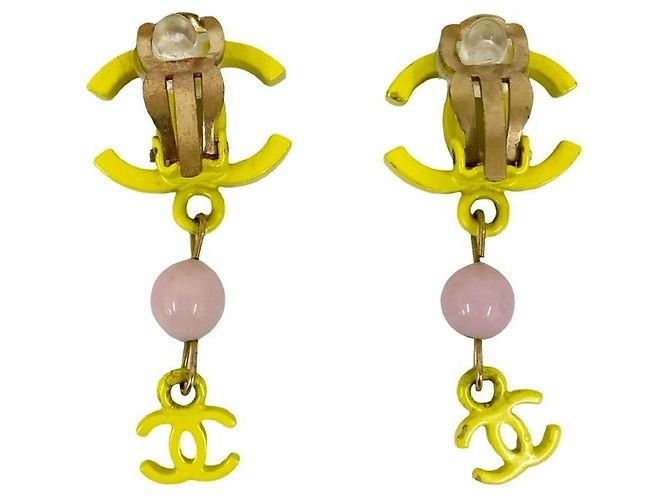 Timeless Pendientes Coco Mark de Chanel Amarillo - vista 5
