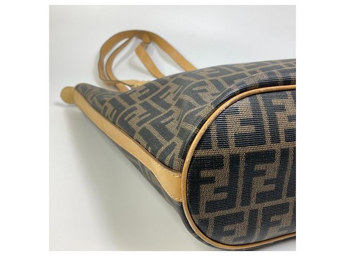 Fendi Zucca-Muster Bucket Tote Bag Braun - Ansicht 8