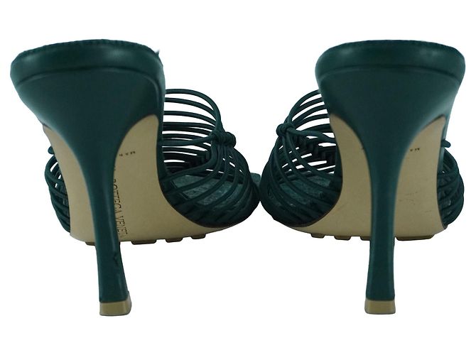 Mule elastiche in rafia oliva di Bottega Veneta Verde Verde oliva - vista 6