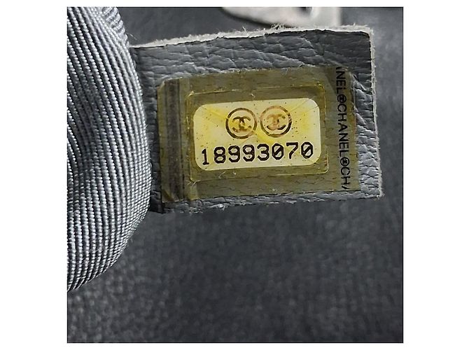 Borsa Boy in pelle nera trapuntata media con doppia cucitura di Chanel Nero - vista 8