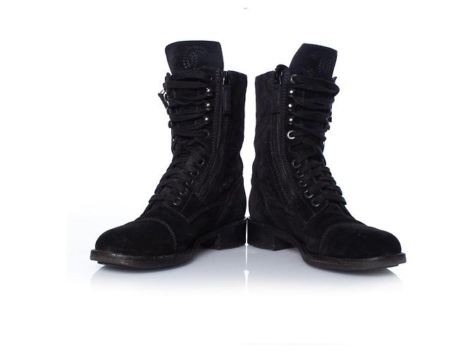 Botas de tornozelo de camurça com cadarço acolchoadas Chanel Preto - vista 3