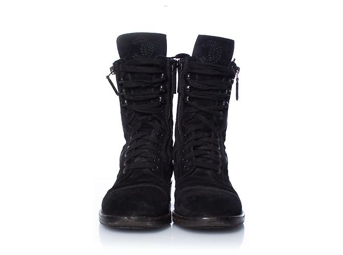 Botas de tornozelo de camurça com cadarço acolchoadas Chanel Preto - vista 4