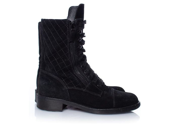 Botas de tornozelo de camurça com cadarço acolchoadas Chanel Preto - vista 5