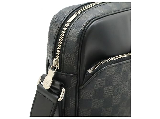 Borsa a Spalla Dayton PM Damier Graphite Louis Vuitton Nero - vista 4