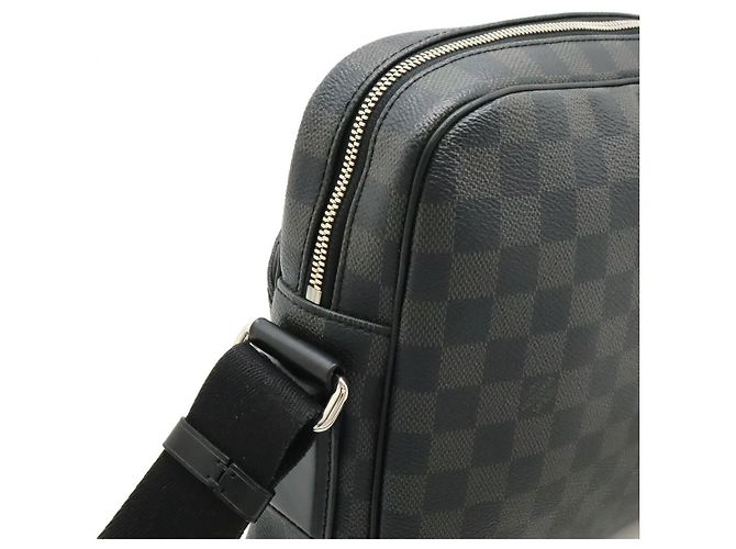 Borsa a Spalla Dayton PM Damier Graphite Louis Vuitton Nero - vista 8