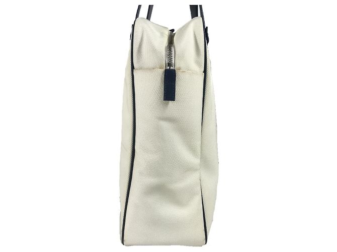 Borsa a spalla Chanel Airline CC Logo Coco Mark Bianco Blu - vista 3