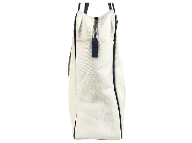 Borsa a spalla Chanel Airline CC Logo Coco Mark Bianco Blu - vista 4