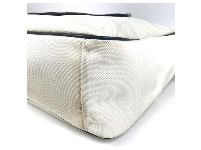 Borsa a spalla Chanel Airline CC Logo Coco Mark Bianco Blu - vista 7