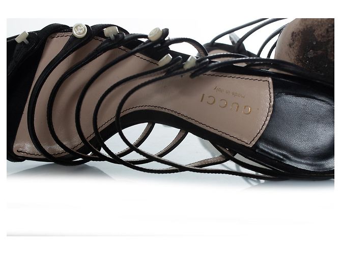 Sandali neri con cinturino Gucci con bottoni Gucci Nero - vista 7