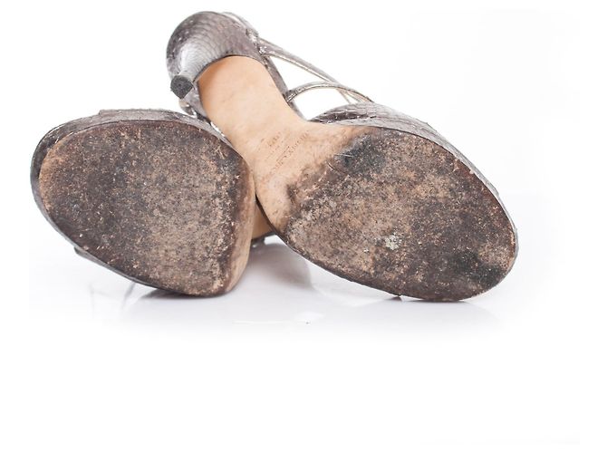 Jimmy Choo Sandalen aus bronzefarbenem Pythonleder. Metallisch - Ansicht 7