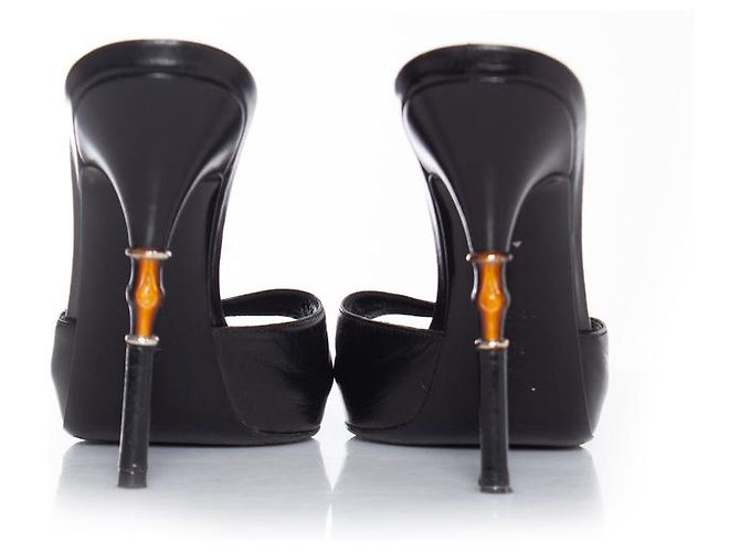 Mule in pelle nera Gucci con tacco in bambù Nero - vista 6
