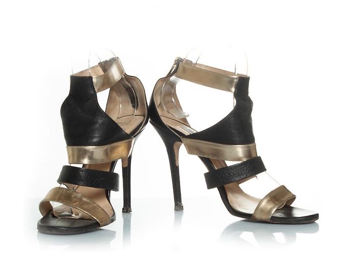 Sandali con cinturino Jimmy Choo in nero e oro - vista 6
