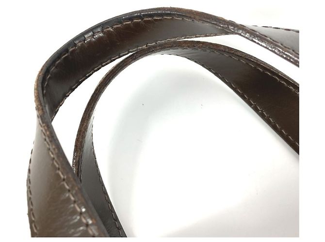 Bolso Tote Louis Vuitton Taiga Kasbeck PM Castaño - vista 10