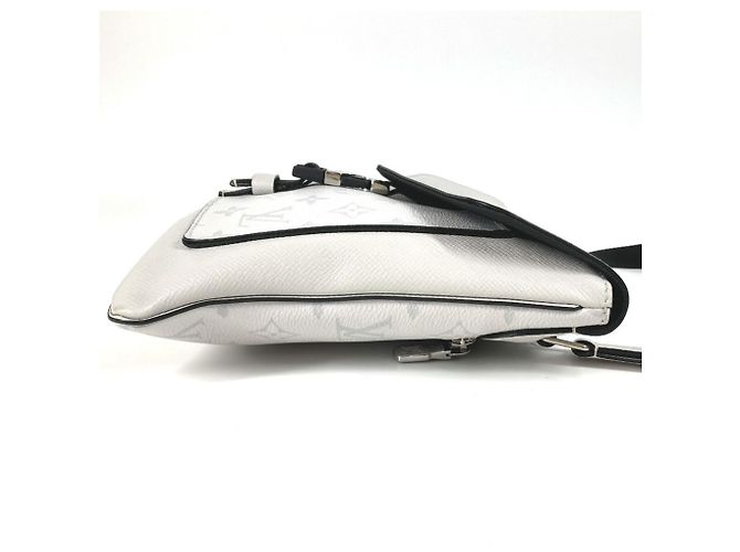 Borsa a tracolla Rama in Taiga Louis Vuitton Bianco - vista 3