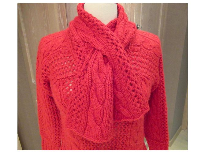 Autre Marque Roter Wollpullover von InWear und passender Schal - Ansicht 2